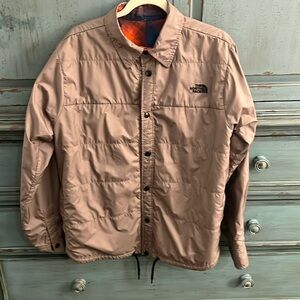 Men’s THE NORTH FACE reversible shacket. Size Large. Great condition.